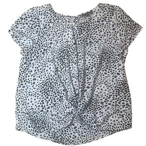 ADRIANNA‎ PAPELL Animal Print Shirt Medium Woman’s Black White Spring Summer